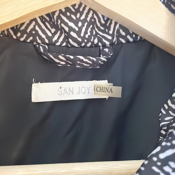 San Joy Vest‎ - Picture 3 of 5